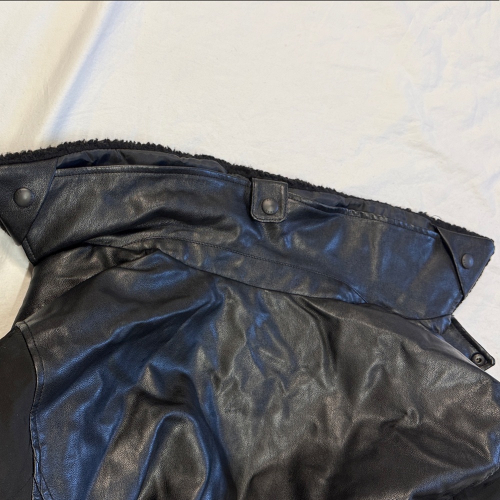 DKNY Men's Black zippered Front Jacket With Detachable Faux Fur Collar R13 - Picture 10 of 12